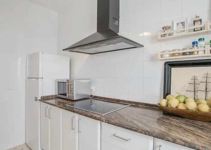 Piso Amplio Y Luminoso En Conil