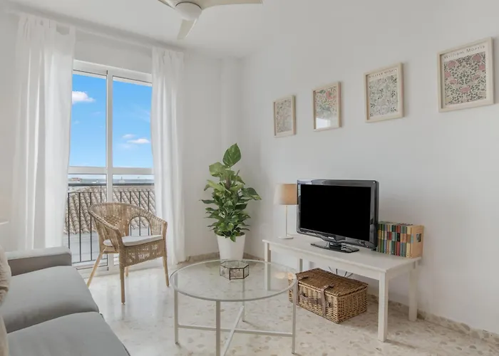 Piso Amplio Y Luminoso En Conil *